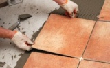 Как уложить керамическую плитку